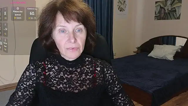 Snapshot of Lia_Tito chatting on October 15, 2025, 5:29 am Lia Tito online show from October 15, 2025, 5:29 am