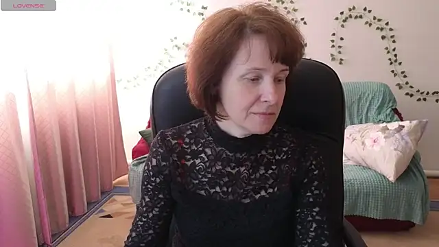 Lia Tito online show from May 6, 2026, 6:52 am