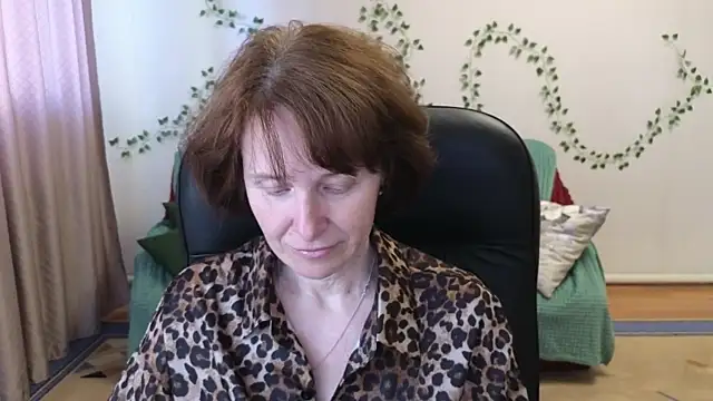 Lia Tito online show from May 16, 2026, 11:20 am
