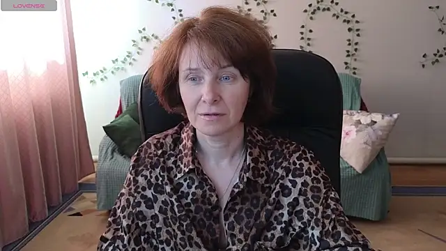 Lia Tito online show from June 13, 2026, 5:49 am