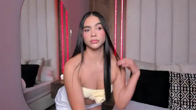 LucySalvatore  online show from February 14, 2026, 6:26 pm