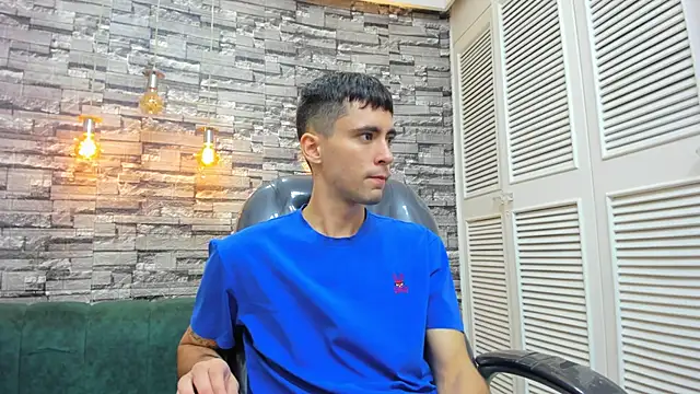 Snapshot of mike_whitee chatting on September 13, 2025, 6:35 am mike whitee online show from September 13, 2025, 6:35 am