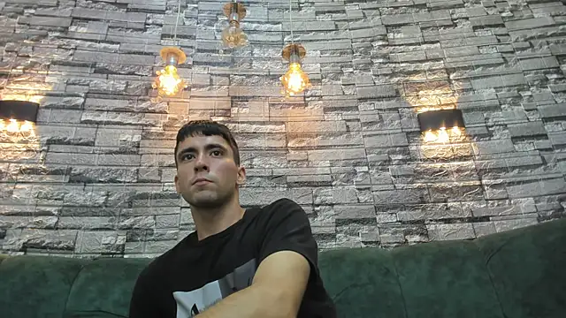 Snapshot of mike_whitee chatting on September 19, 2025, 5:13 pm mike whitee online show from September 19, 2025, 5:13 pm