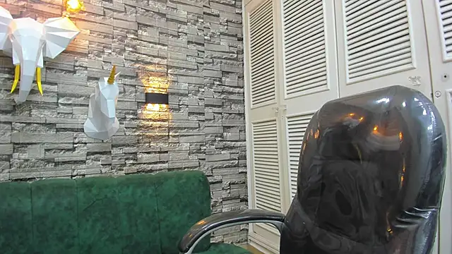 Snapshot of mike_whitee chatting on October 27, 2025, 12:53 pm mike whitee online show from October 27, 2025, 12:53 pm