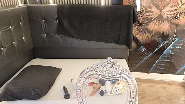 Witch Scarlet online show from March 7, 2026, 1:24 am