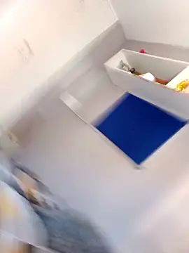 Snapshot of Blomanda chatting on October 27, 2025, 12:20 pm Blomanda online show from October 27, 2025, 12:20 pm