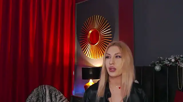 VickiSpice online show from December 13, 2025, 8:04 pm