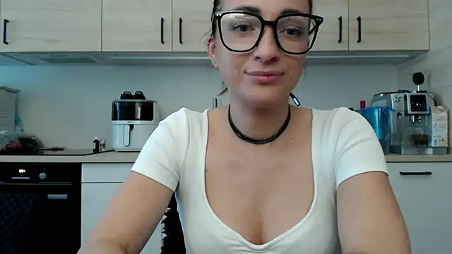 LorenneRose online show from September 9, 2025, 6:35 am