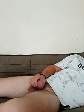 Snapshot of Makis09 chatting on October 6, 2025, 9:07 am Makis09 online show from October 6, 2025, 9:07 am