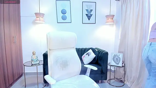 Brandy priscot online show from November 23, 2025, 11:43 am