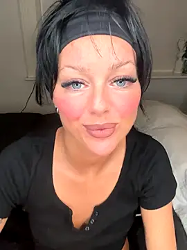 juicylucie online show from October 30, 2025, 11:16 pm