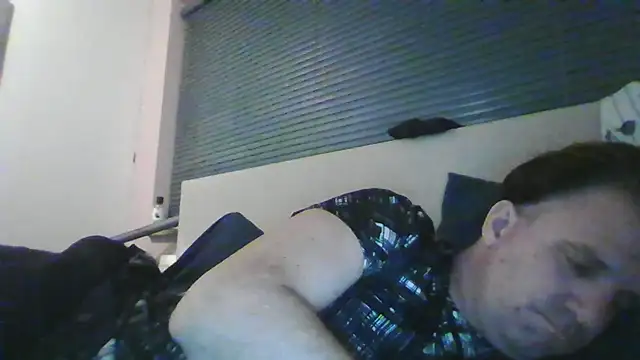 Snapshot of JasperGeil chatting on October 8, 2025, 8:17 pm JasperGeil online show from October 8, 2025, 8:17 pm