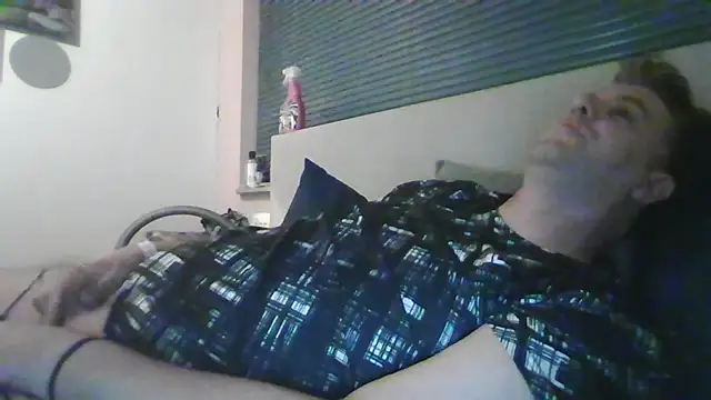 Snapshot of JasperGeil chatting on October 11, 2025, 11:14 pm JasperGeil online show from October 11, 2025, 11:14 pm