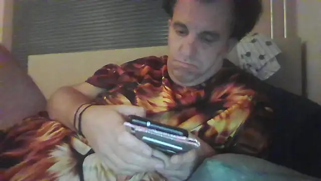 Snapshot of JasperGeil chatting on October 14, 2025, 11:05 pm JasperGeil online show from October 14, 2025, 11:05 pm