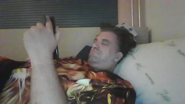 Snapshot of JasperGeil chatting on October 15, 2025, 10:54 pm JasperGeil online show from October 15, 2025, 10:54 pm