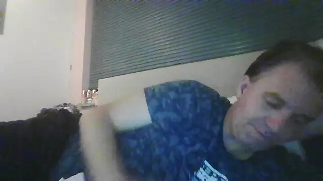 Snapshot of JasperGeil chatting on October 17, 2025, 9:06 pm JasperGeil online show from October 17, 2025, 9:06 pm