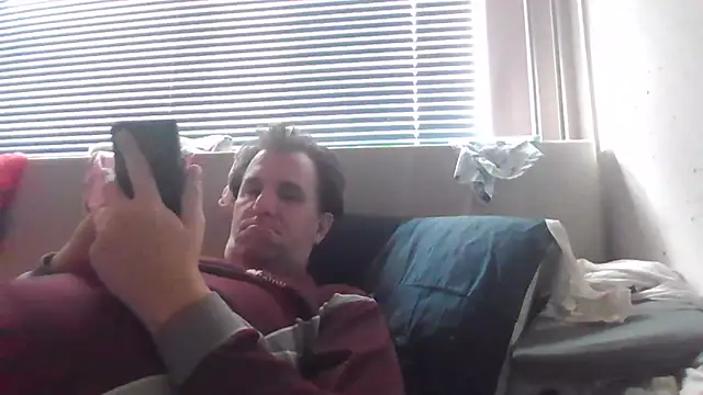 Snapshot of JasperGeil chatting on October 27, 2025, 12:09 pm JasperGeil online show from October 27, 2025, 12:09 pm