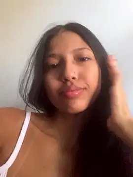 Auroragravidinha online show from January 8, 2026, 1:35 pm