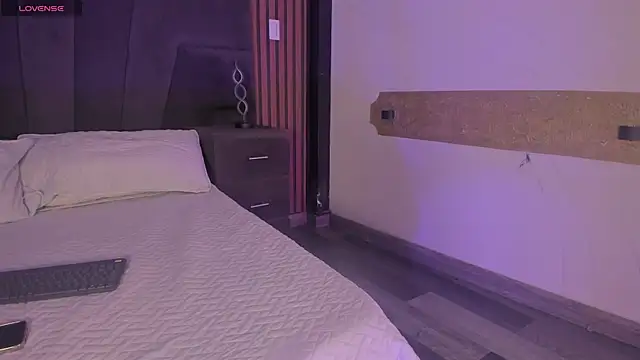 Snapshot of CleoWhite chatting on September 22, 2025, 5:42 am CleoWhite online show from September 22, 2025, 5:42 am