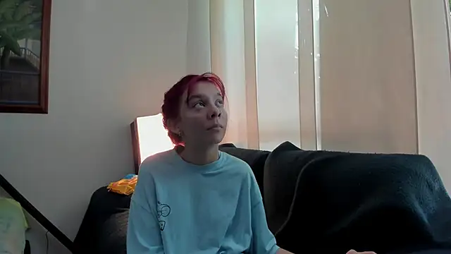 Snapshot of CleoWhite chatting on October 29, 2025, 7:04 pm CleoWhite online show from October 29, 2025, 7:04 pm