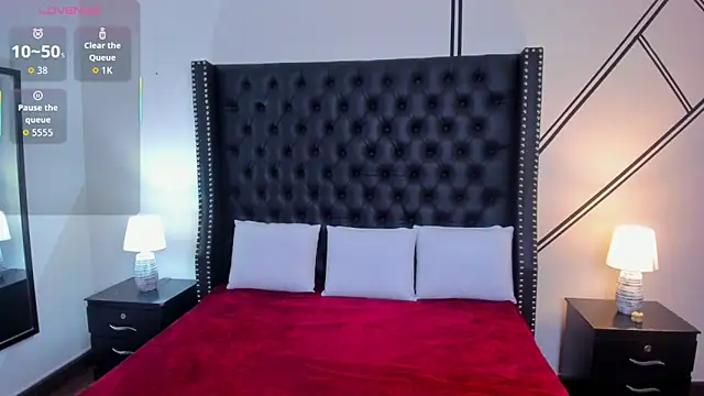 Snapshot of Meloddy_Parkerr_ chatting on October 8, 2025, 4:43 am Meloddy Parkerr  online show from October 8, 2025, 4:43 am