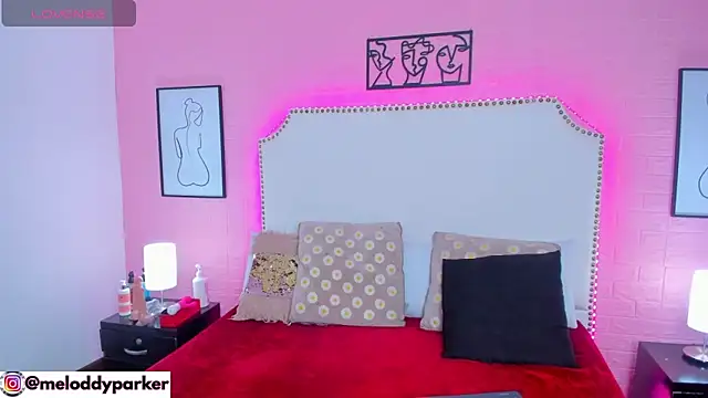 Snapshot of Meloddy_Parkerr_ chatting on October 19, 2025, 4:35 am Meloddy Parkerr  online show from October 19, 2025, 4:35 am