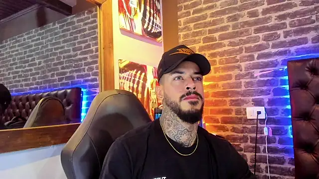 VinzenzRizzo online show from December 3, 2025, 4:20 am