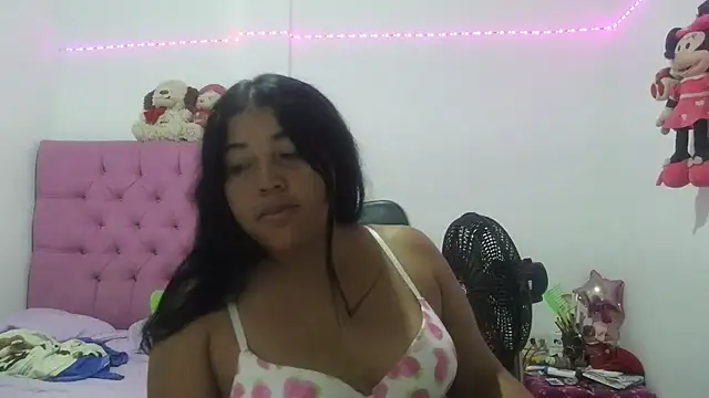 angelHeath13 online show from June 5, 2026, 2:40 am