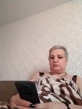 StarNicole online show from April 28, 2026, 2:00 pm