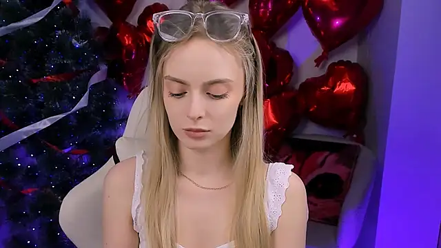 JuliaBrewwer online show from March 24, 2026, 6:02 pm