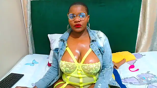 ChubbyBitch26 online show from August 7, 2026, 7:05 pm