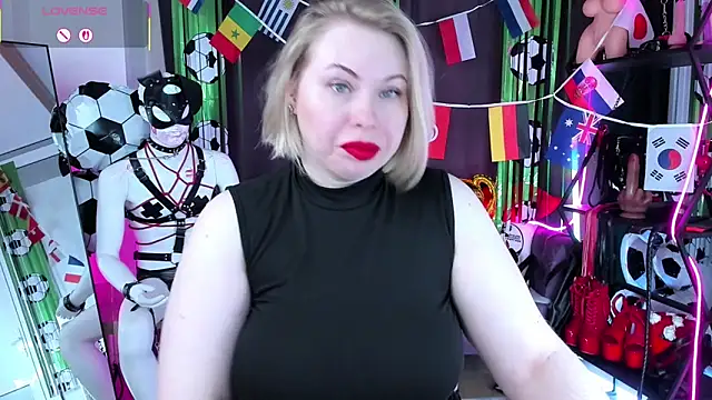 Anna Maxwell online show from June 15, 2026, 2:03 am