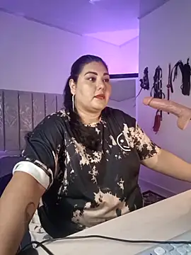 Snapshot of AndreaKinky chatting on September 30, 2025, 9:31 pm AndreaKinky online show from September 30, 2025, 9:31 pm