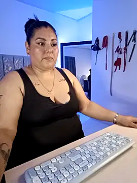 Snapshot of AndreaKinky chatting on October 10, 2025, 8:13 am AndreaKinky online show from October 10, 2025, 8:13 am