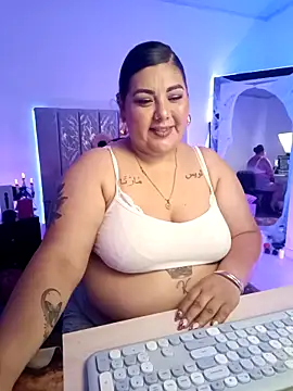 Snapshot of AndreaKinky chatting on October 25, 2025, 8:22 am AndreaKinky online show from October 25, 2025, 8:22 am