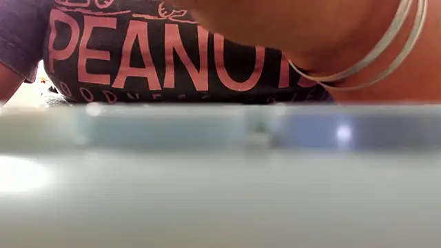 Snapshot of AndreaKinky chatting on October 28, 2025, 8:33 pm AndreaKinky online show from October 28, 2025, 8:33 pm