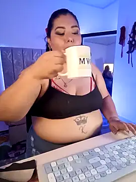 AndreaKinky online show from November 4, 2025, 8:24 am