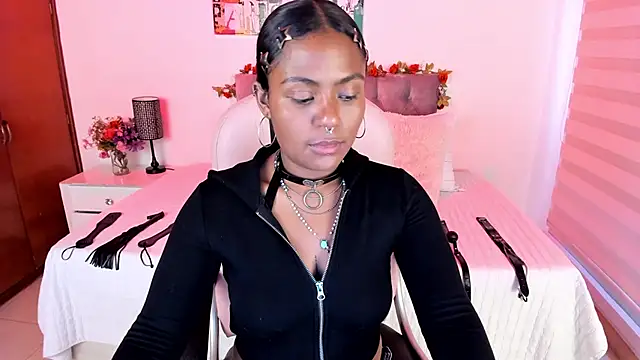 Snapshot of Lucie_Harper chatting on September 10, 2025, 8:09 pm Lucie Harper online show from September 10, 2025, 8:09 pm