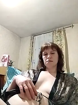 Snapshot of Flower2931 chatting on March 1, 2026, 8:00 pm Flower2931 online show from March 1, 2026, 8:00 pm