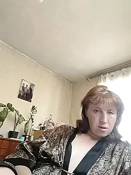 Flower2931 online show from May 6, 2026, 7:46 am