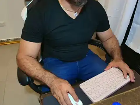 Snapshot of max_love255 chatting on March 8, 2026, 4:05 am max love255 online show from March 8, 2026, 4:05 am