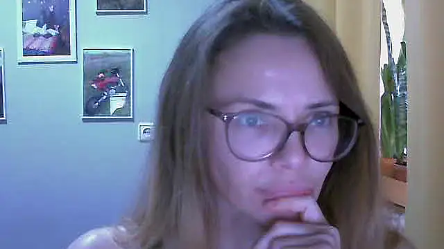 Snapshot of SEA_Dream chatting on November 10, 2025, 6:12 am SEA Dream online show from November 10, 2025, 6:12 am