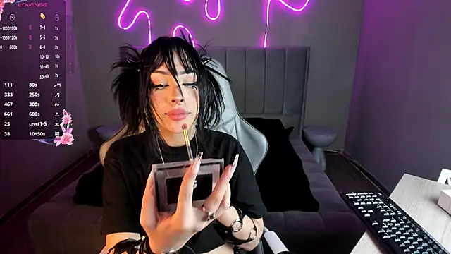 Sabrina bloom online show from January 13, 2026, 9:42 pm