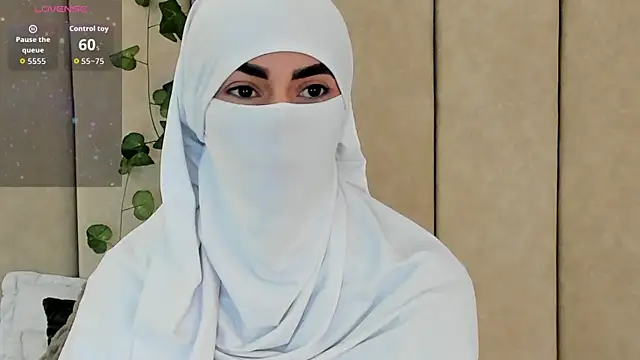 Snapshot of _Zahiira_ chatting on October 2, 2025, 12:01 pm  Zahiira  online show from October 2, 2025, 12:01 pm