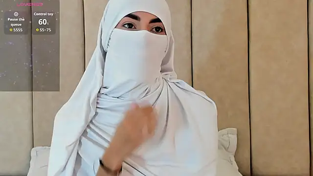 Snapshot of _Zahiira_ chatting on October 10, 2025, 11:53 am  Zahiira  online show from October 10, 2025, 11:53 am