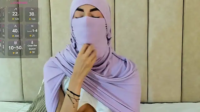 Snapshot of _Zahiira_ chatting on October 18, 2025, 12:06 pm  Zahiira  online show from October 18, 2025, 12:06 pm