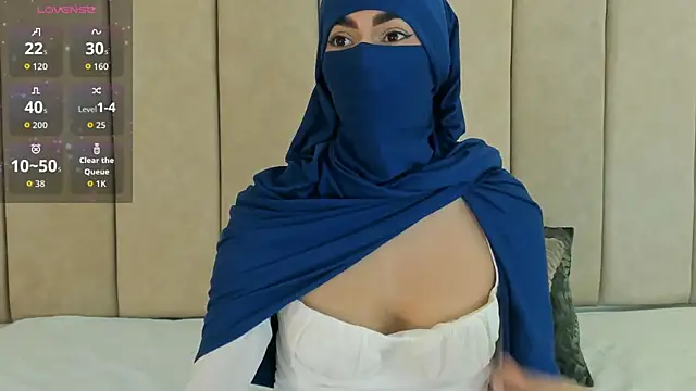 Snapshot of _Zahiira_ chatting on October 29, 2025, 12:07 pm  Zahiira  online show from October 29, 2025, 12:07 pm