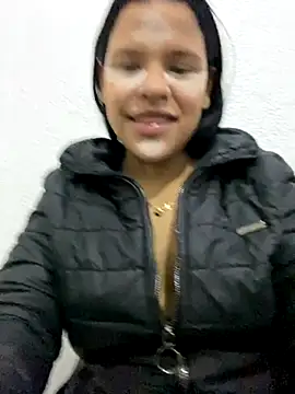 Aisha poweer online show from October 3, 2025, 2:41 am