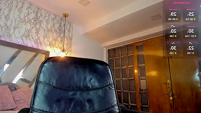 Aisha poweer online show from November 18, 2025, 2:28 am