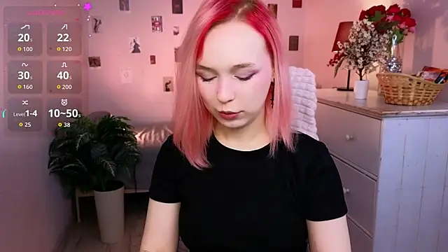 NaomiYoru online show from April 28, 2026, 8:36 pm